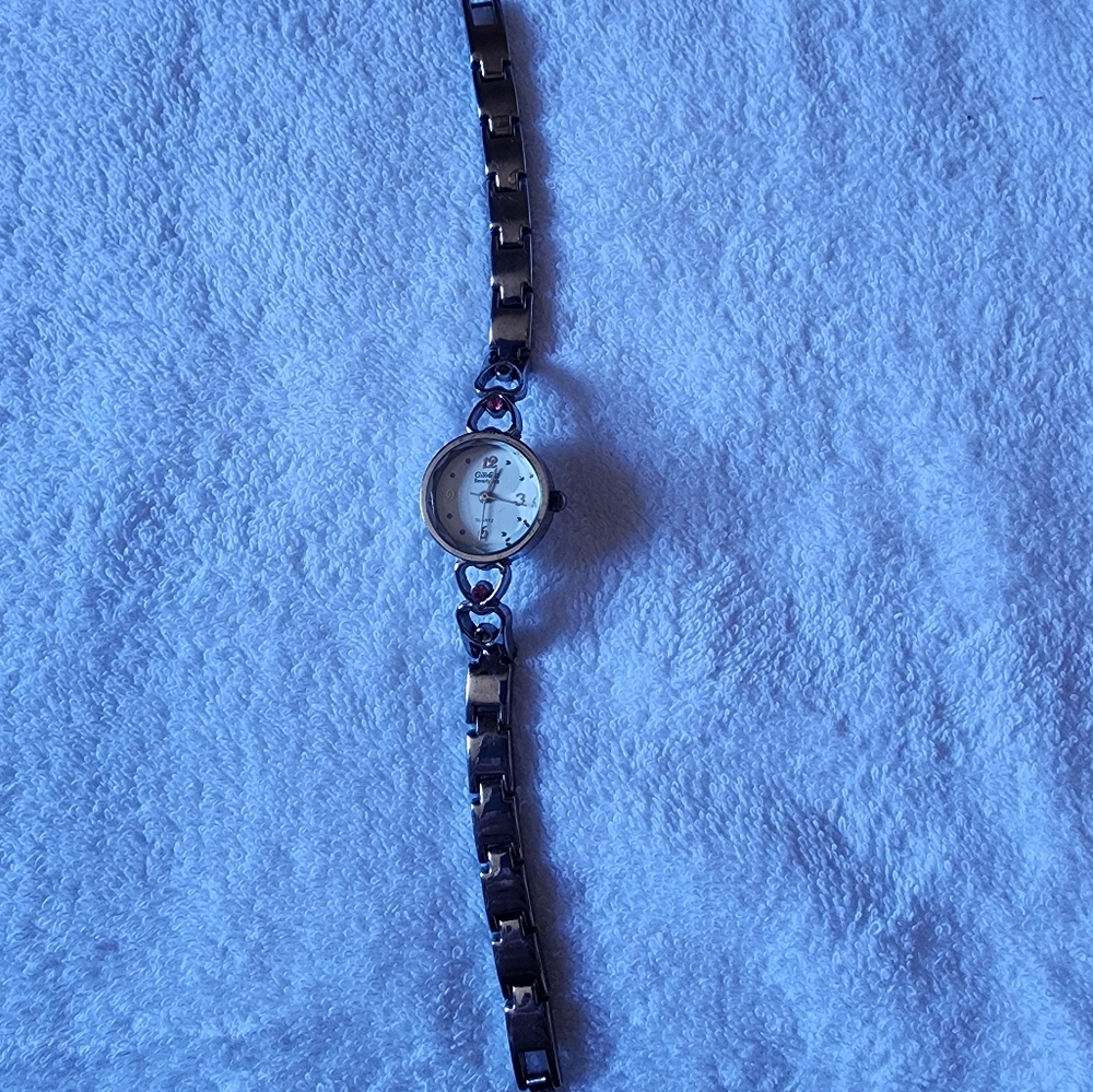 Watch Beverly Hills - Picture 4 of 4